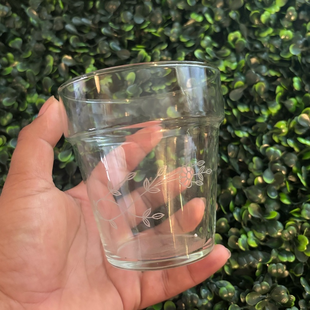Heritage small flower pot by princess house